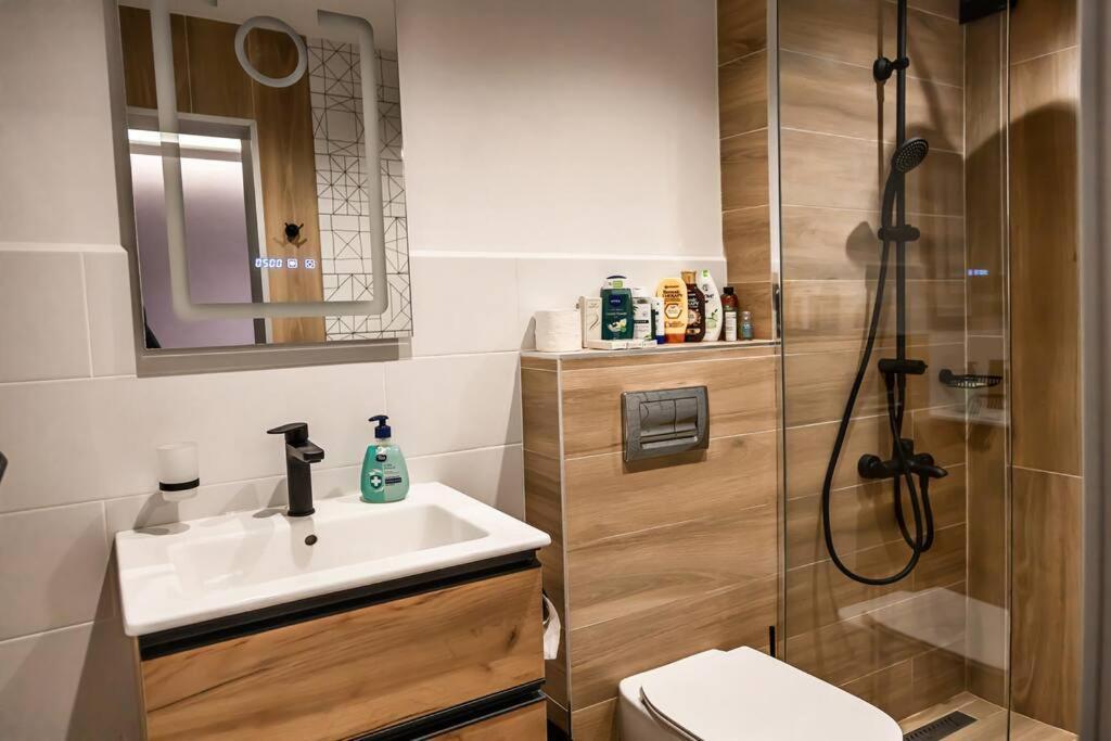 Very Spacious & Modern 3Bed Near Airport & Centre Софія Екстер'єр фото